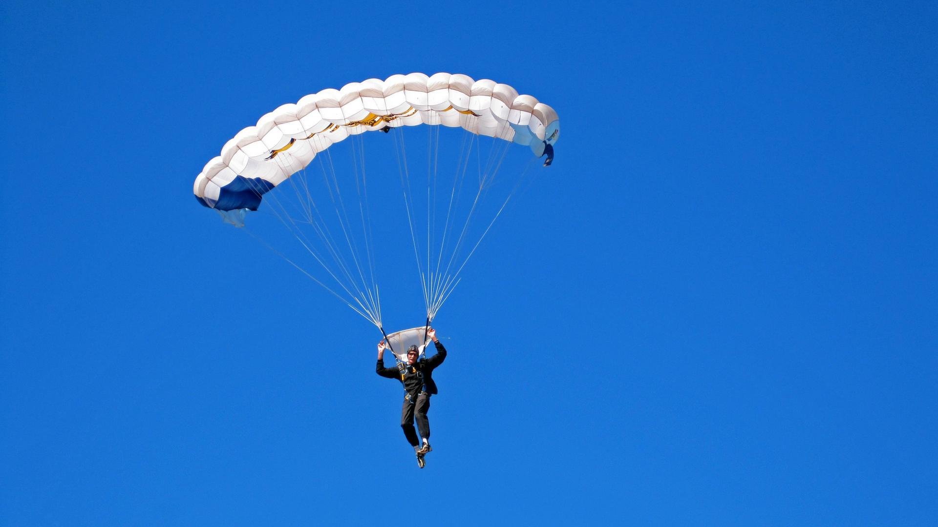 开云电竞-荷兰队在国际赛场表现出色，提前晋级